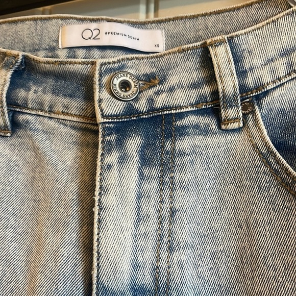 Q2 Jeans with Star Print XS - Picture 8 of 14